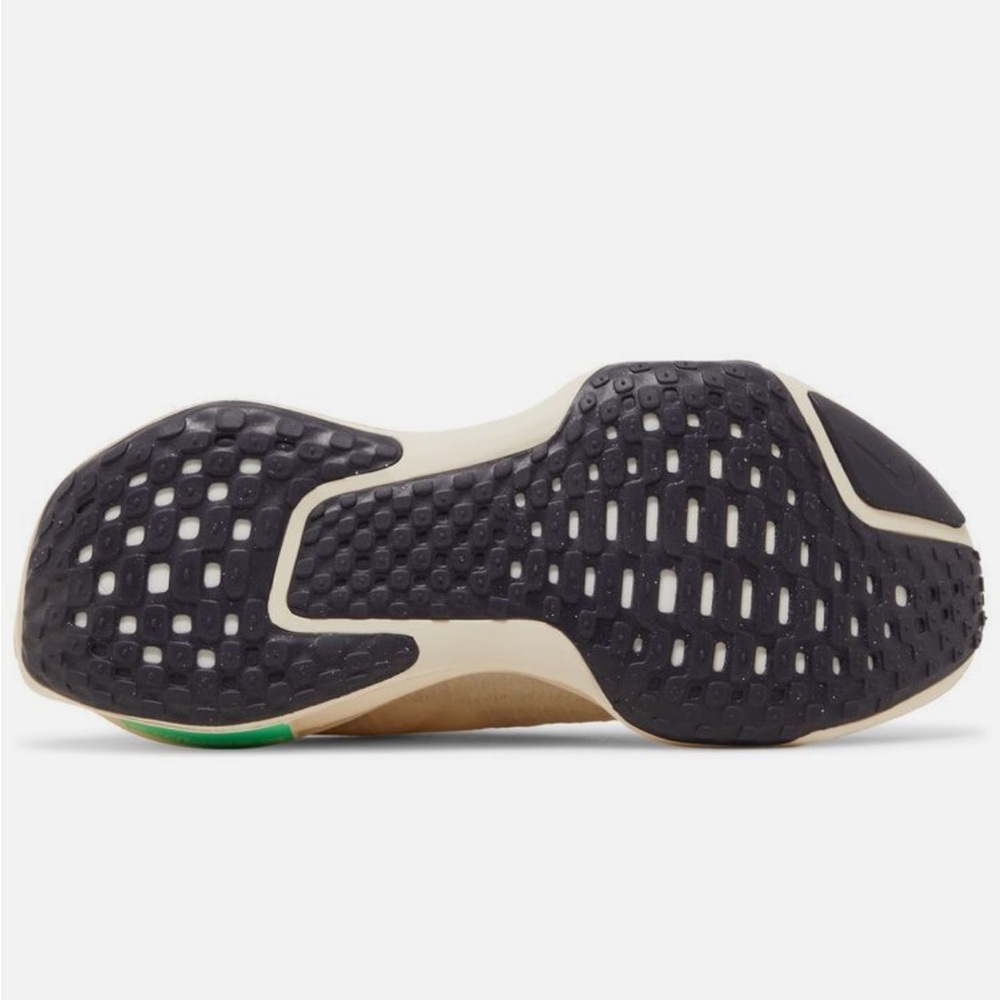 Nike Men's Cream Athletic Shoes - Picture 4 of 9
